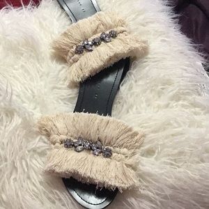 Zara open toe sandals/flip flops ( NWOT)